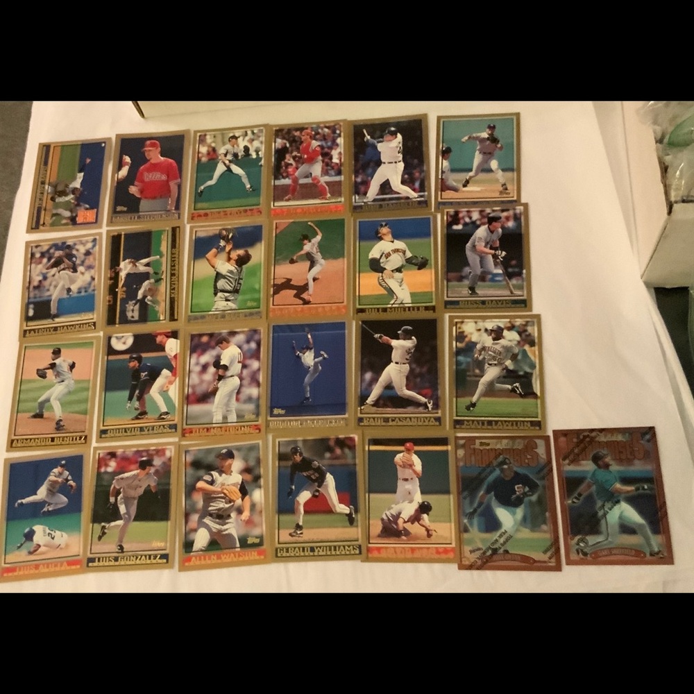 Bundle of Baseball Cards Lot 338